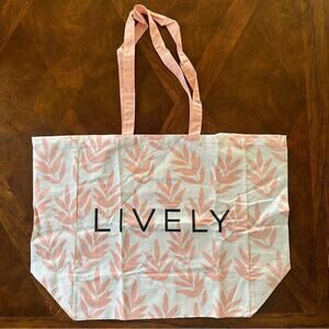 Lively Beach Tote